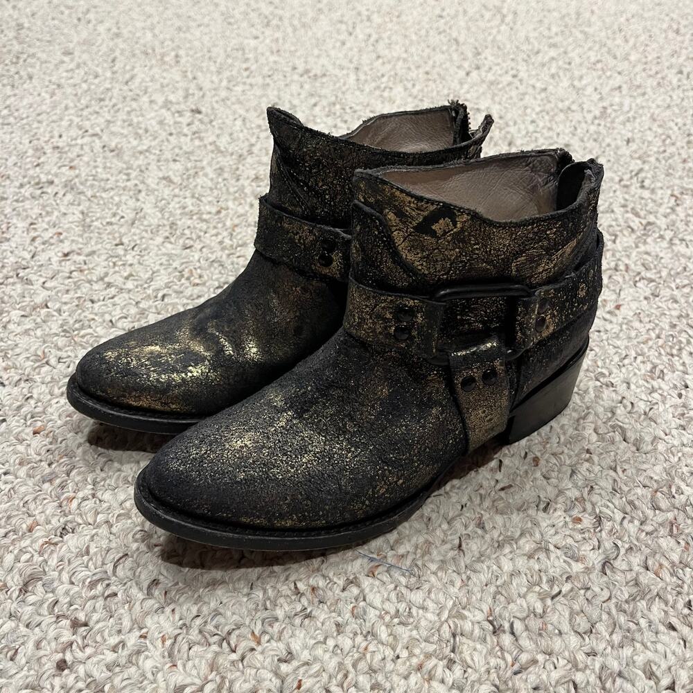 Freebird by Steven Phlow Metallic Gold Distressed Ankle Boots Sz 7 Harness Strap